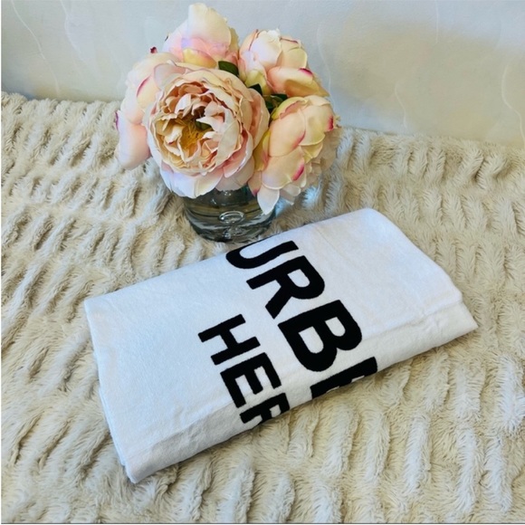 Burberry Towel NEW - Hero Beach - Picture 2 of 8